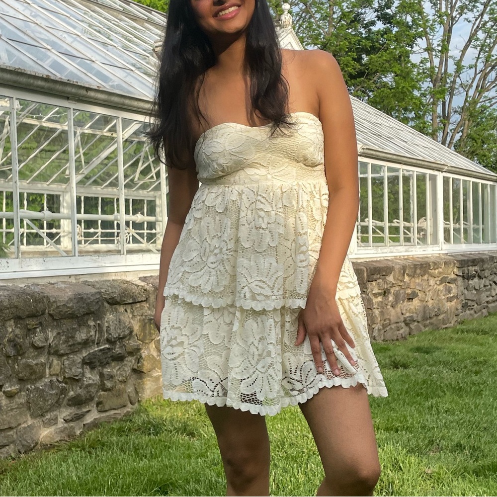 strapless ivory lace dress | perfect graduation dress!